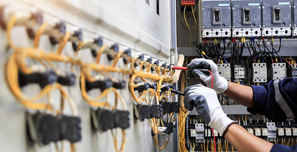 Professional Electrician technician working in Corning, IA